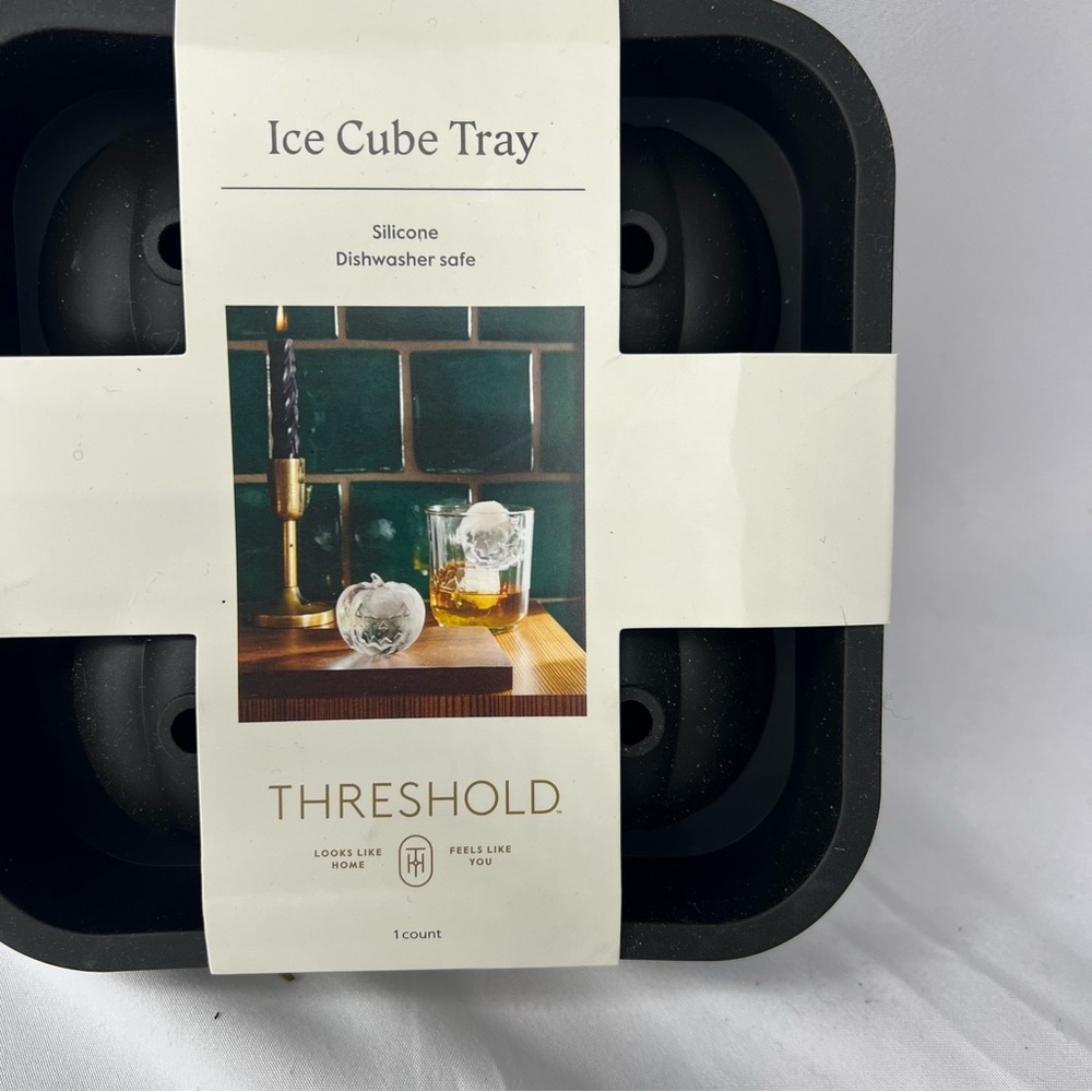 Threshold - Pumpkin Flexible Silicone Ice Cube Mold - 3D Pumpkin Shaped